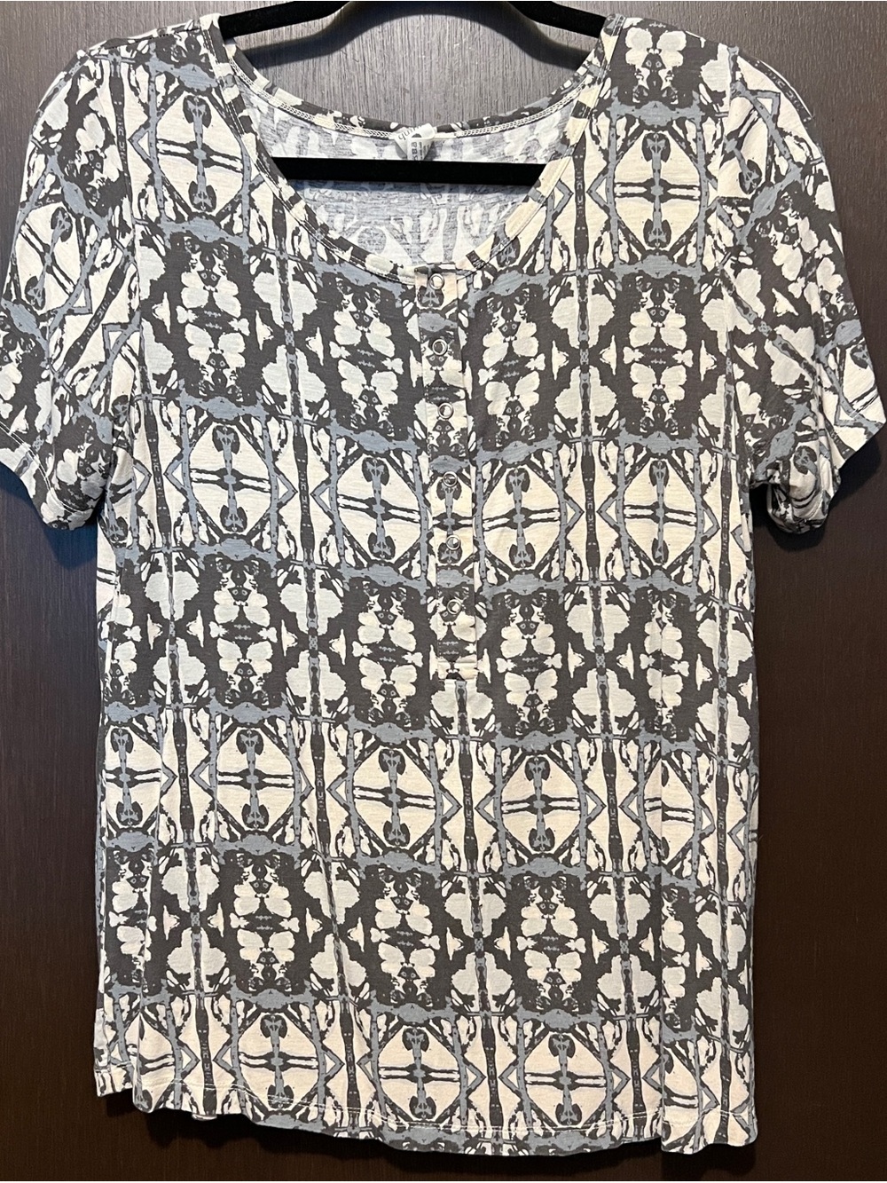 Kate Quinn Shibori Skinny Snap Henley Size M